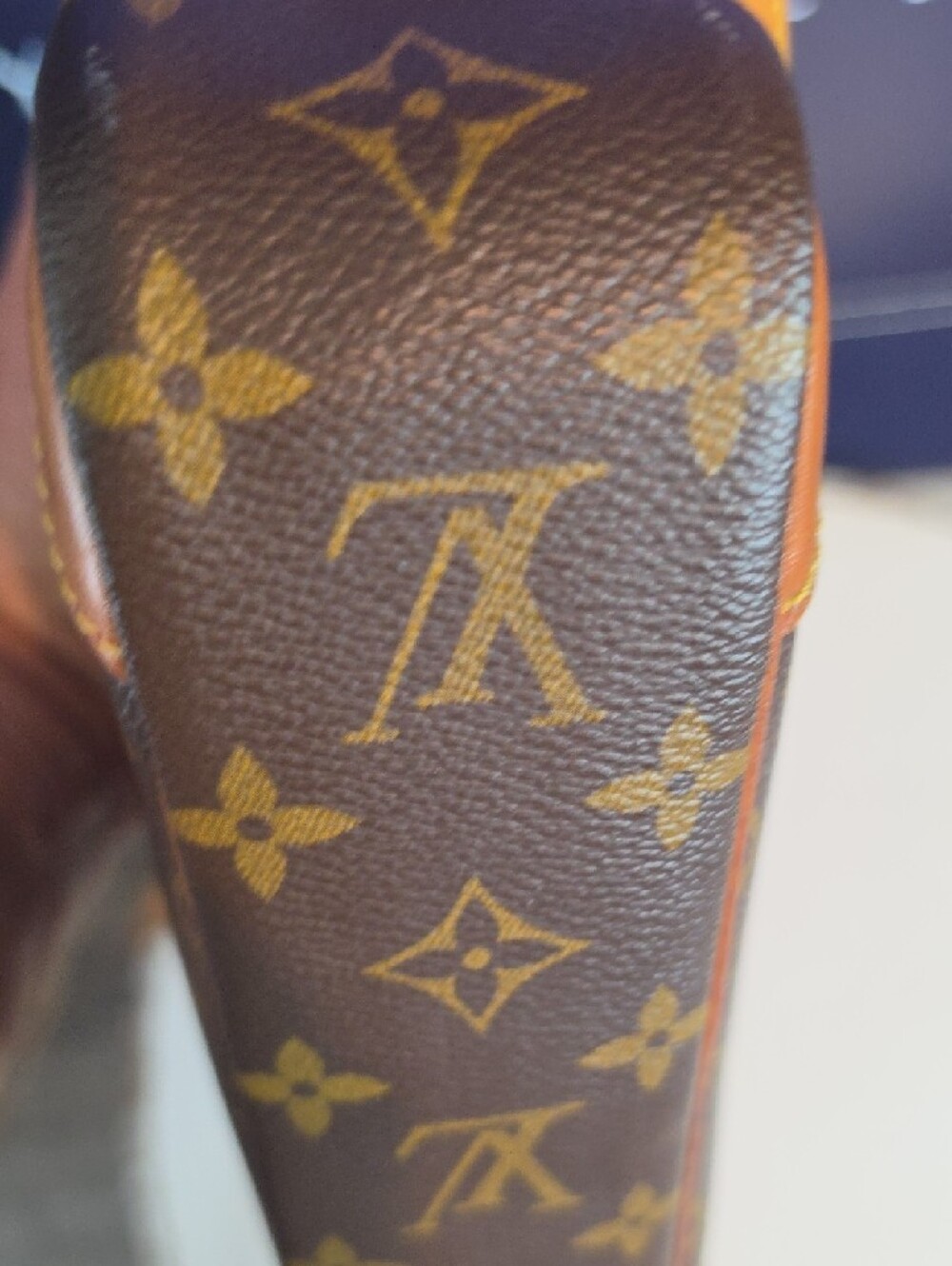 Pre-Loved Louis Vuitton Brown Monogram Canvas Messenger Crossbody - Picture 16 of 16